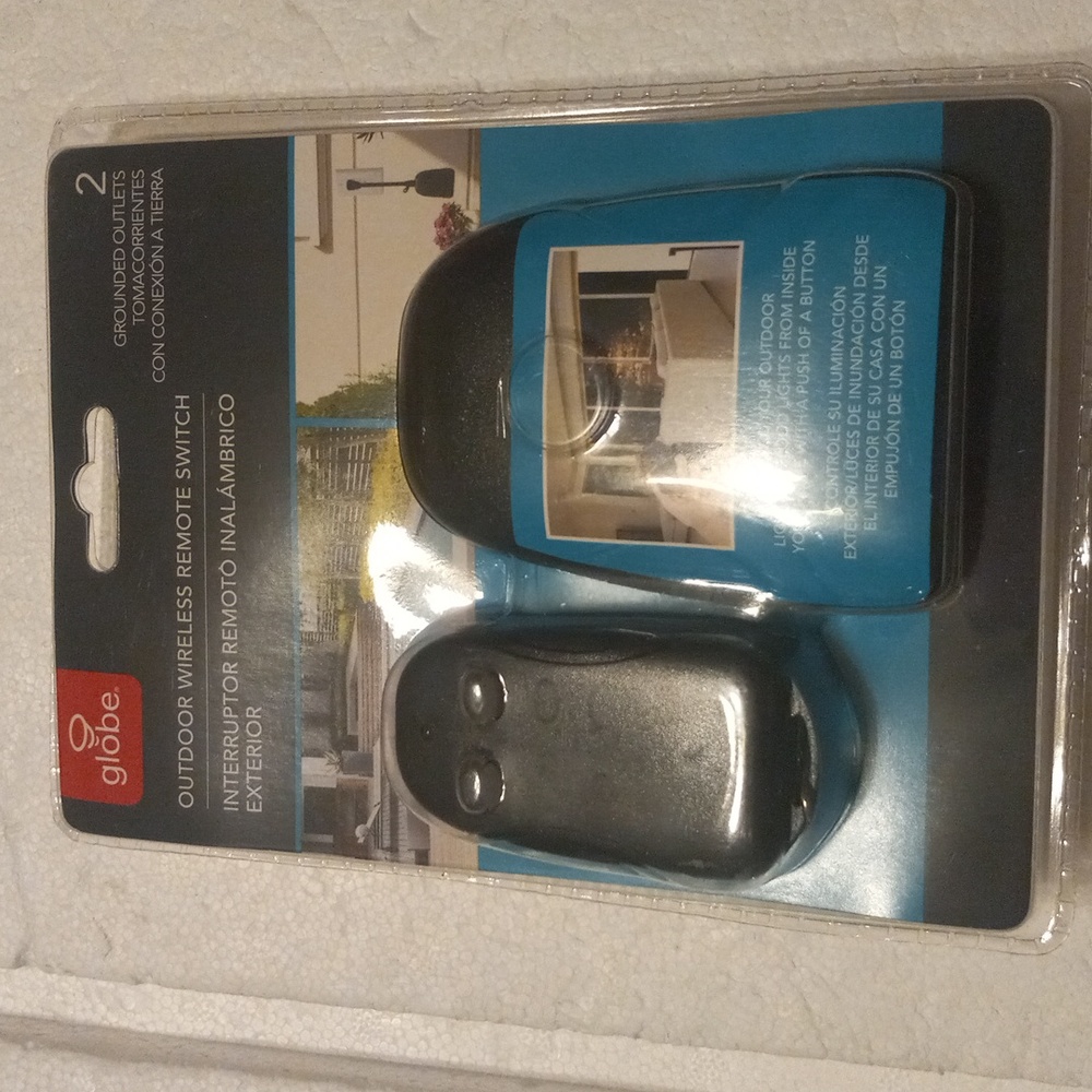 Globe outdoor wireless remote switch 2 grounded outlets